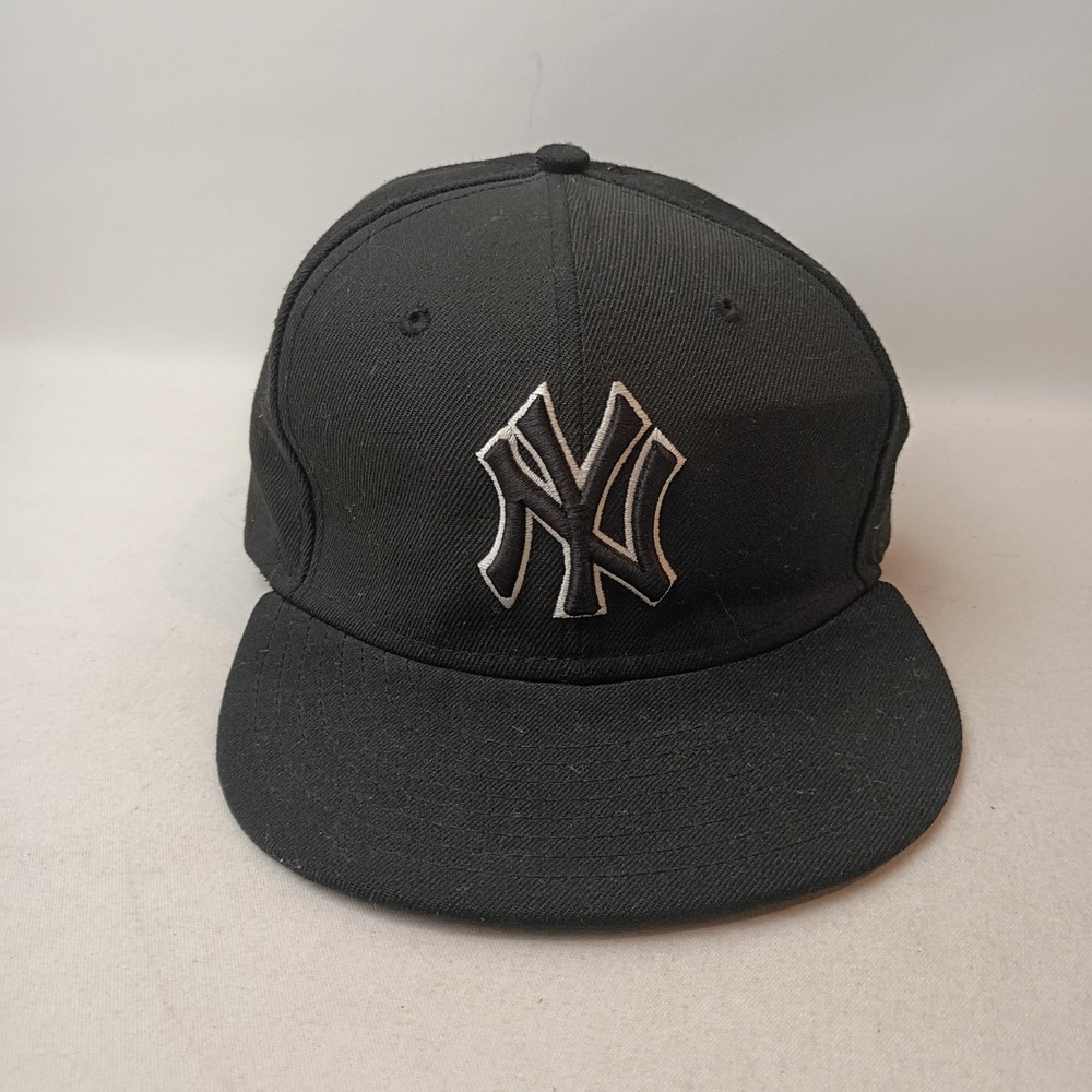 New Era 59Fifty New York Yankees Black Fitted Hat Size 7-3/8